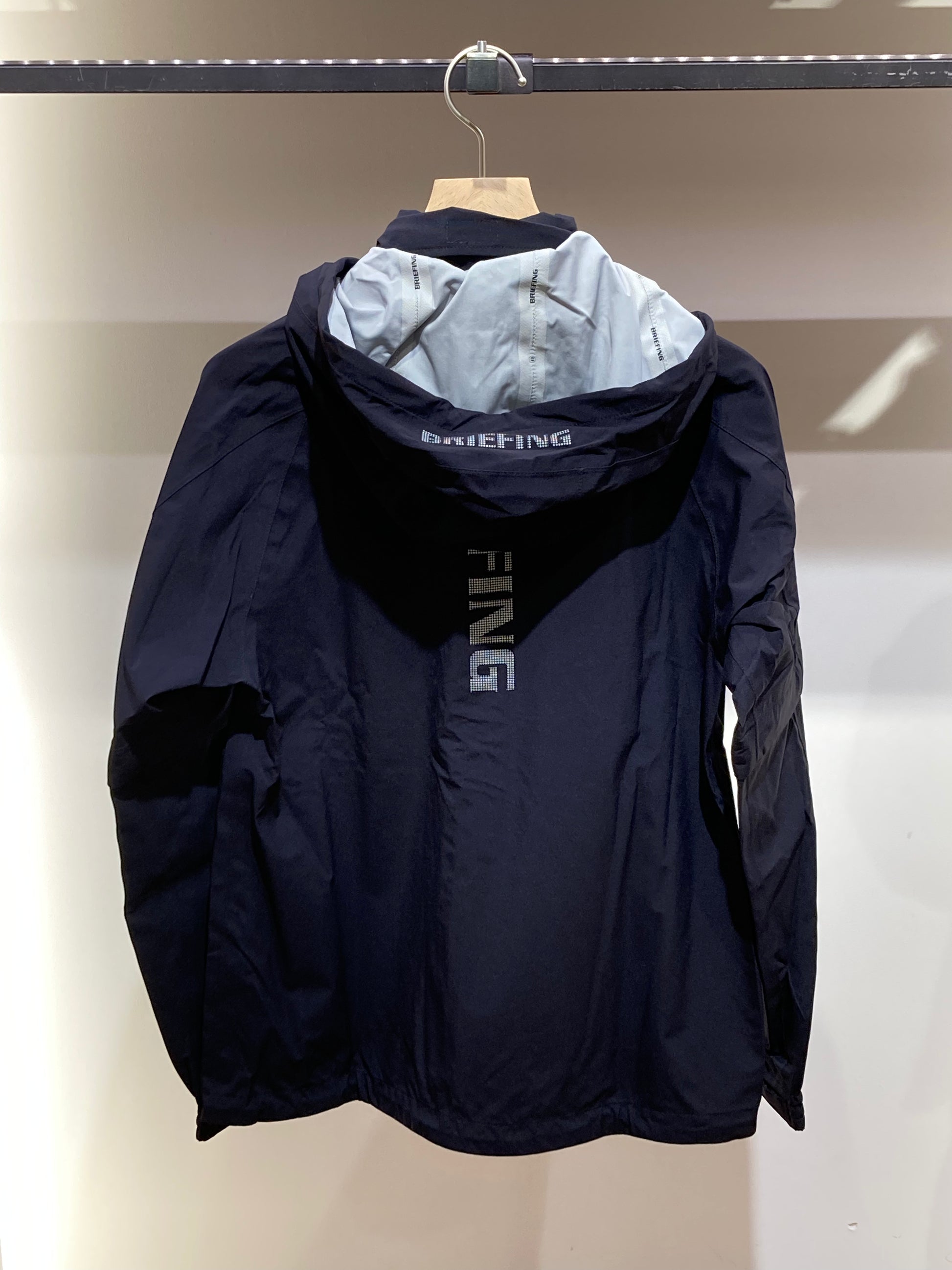BRIEFING WOMENS WS WATER PROOF FZ JACKET BRIEFING WOMENS WS WATER PROOF FZ JACKET