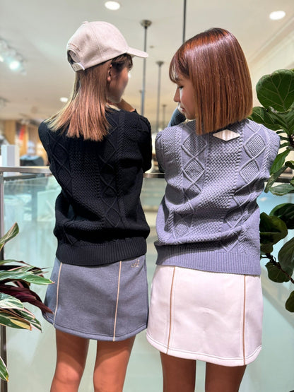 HERG1 WOMENS CABLE MIX CRUE NECK KNIT