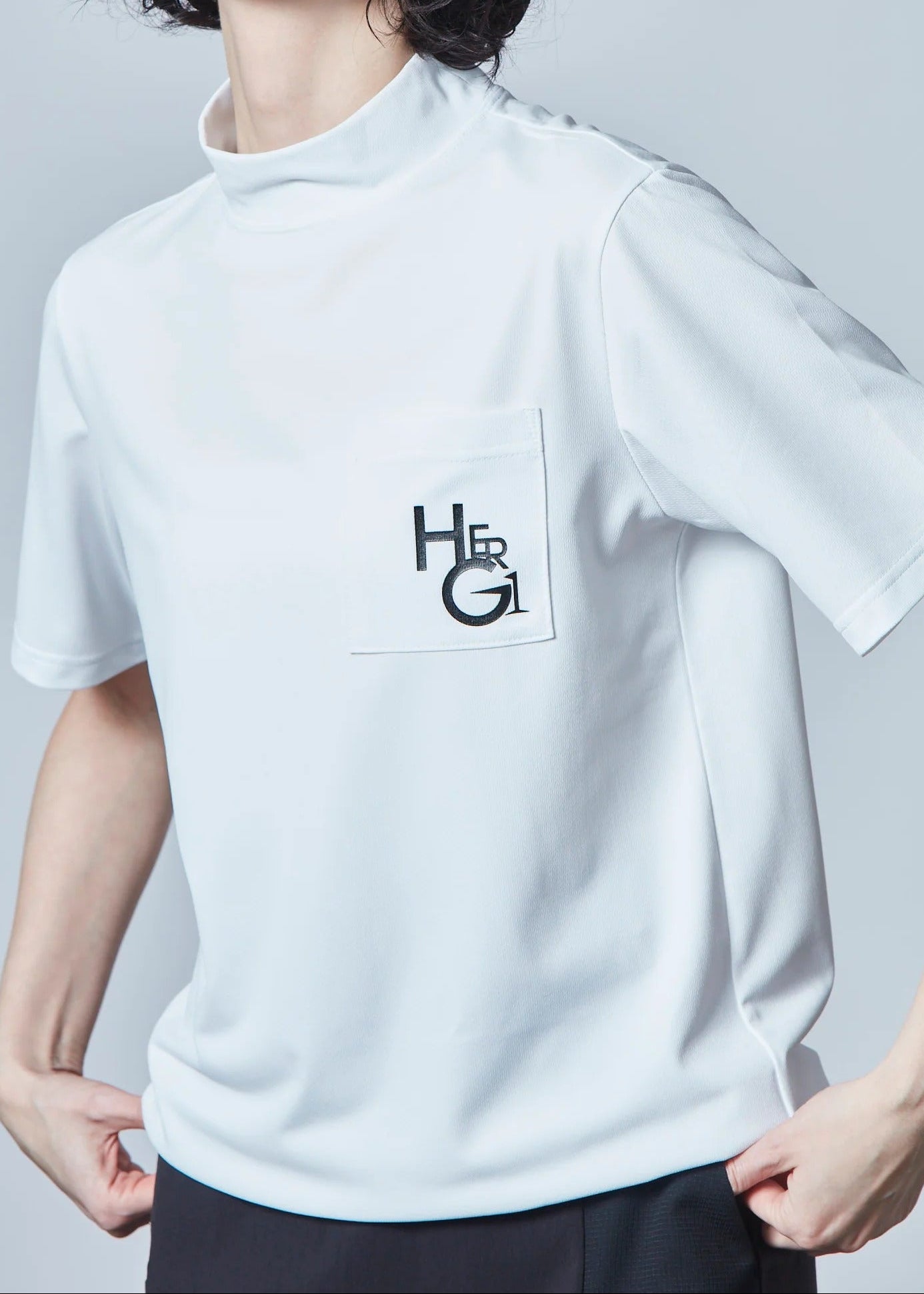 HERG1 WOMENS True Beaute Short Sleeve Mock Neck