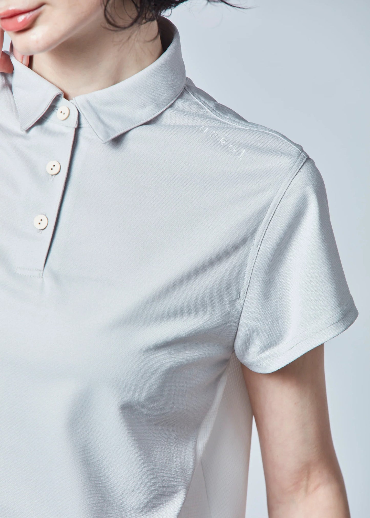 HERG1 WOMENS Piqué x Dot Air Flare Polo