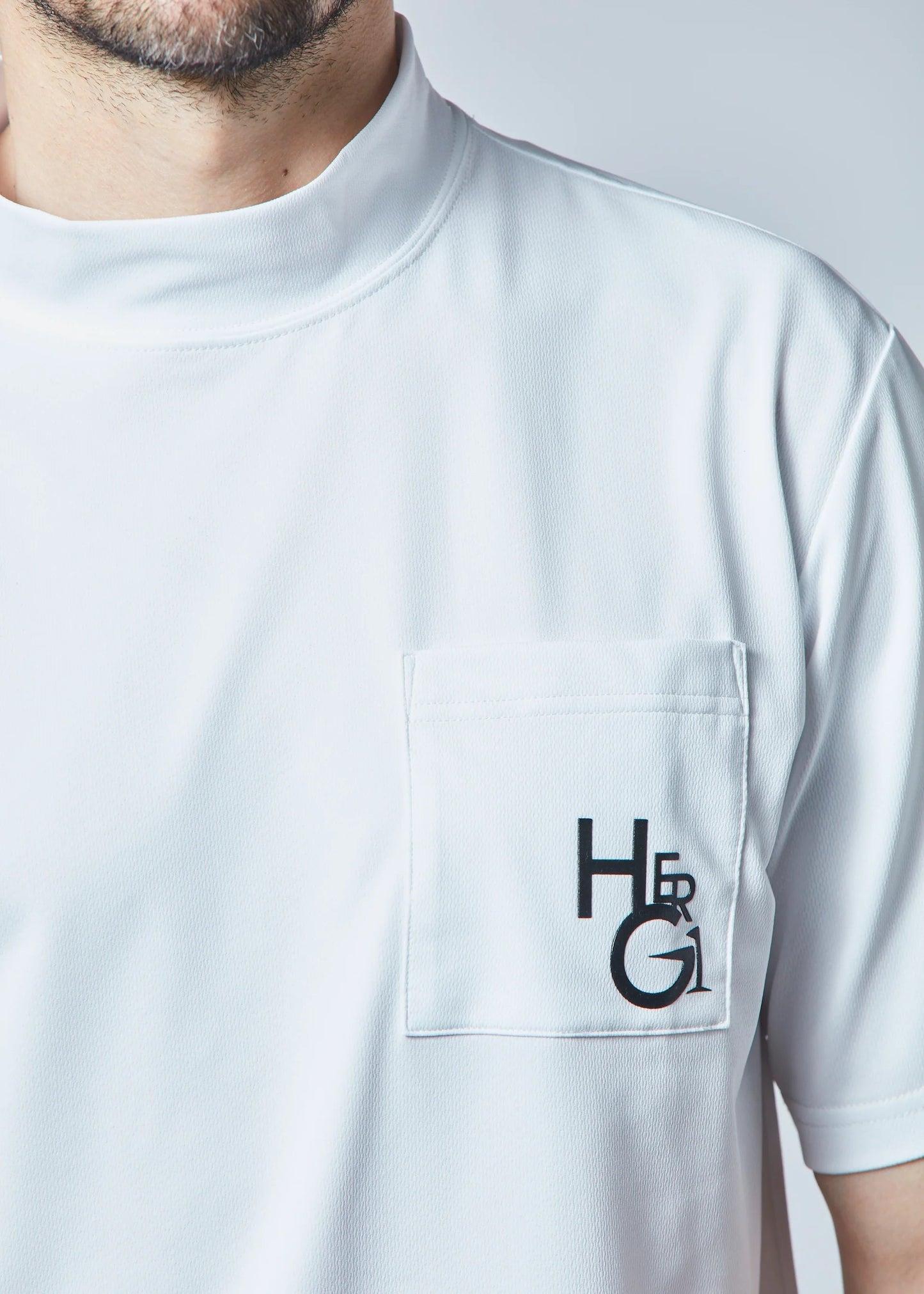 HERG1 MENS True Beaute Short Sleeve Mock Neck