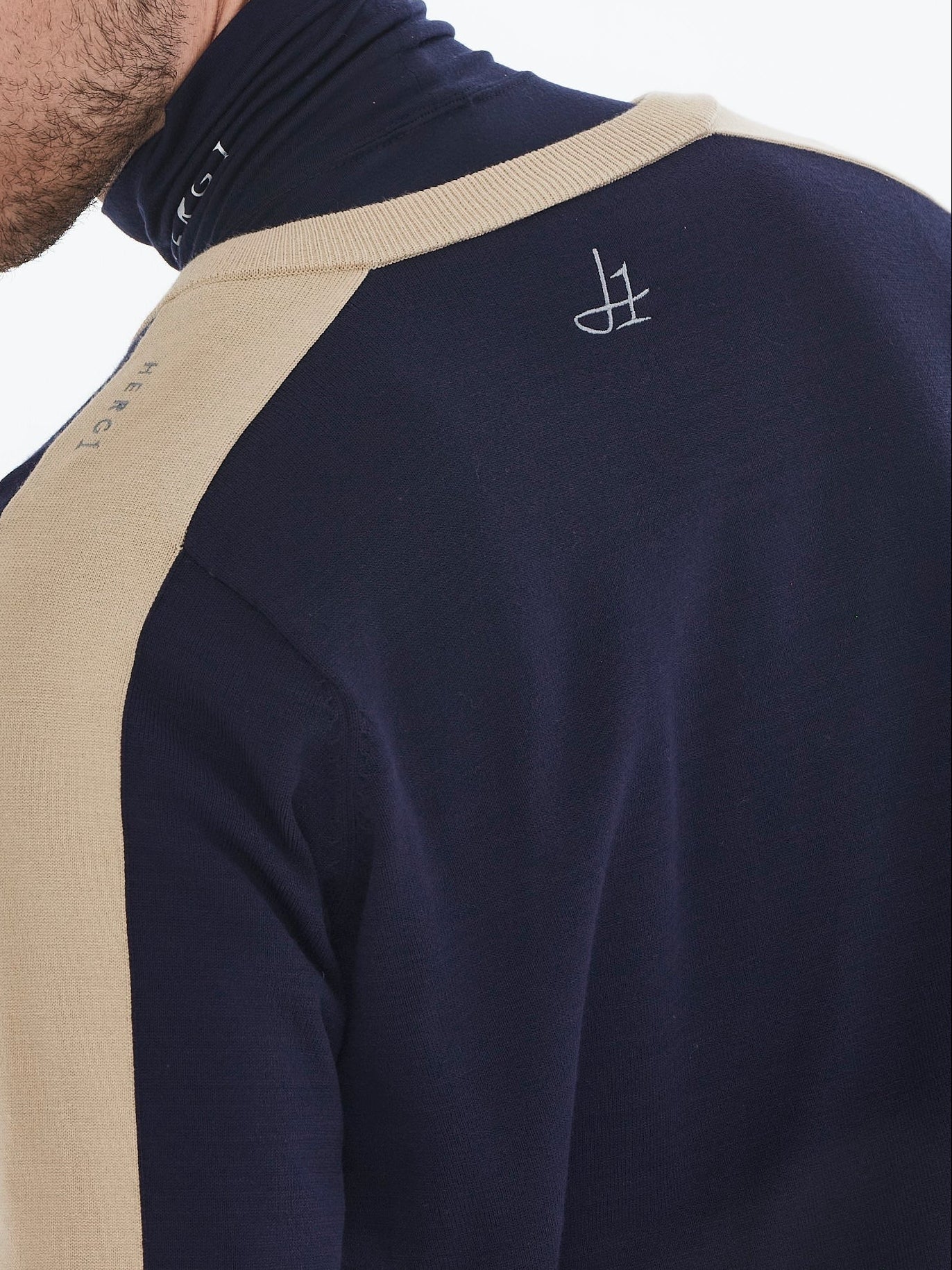 HERG1 MENS V-NECK WINDPROOF SWEATER