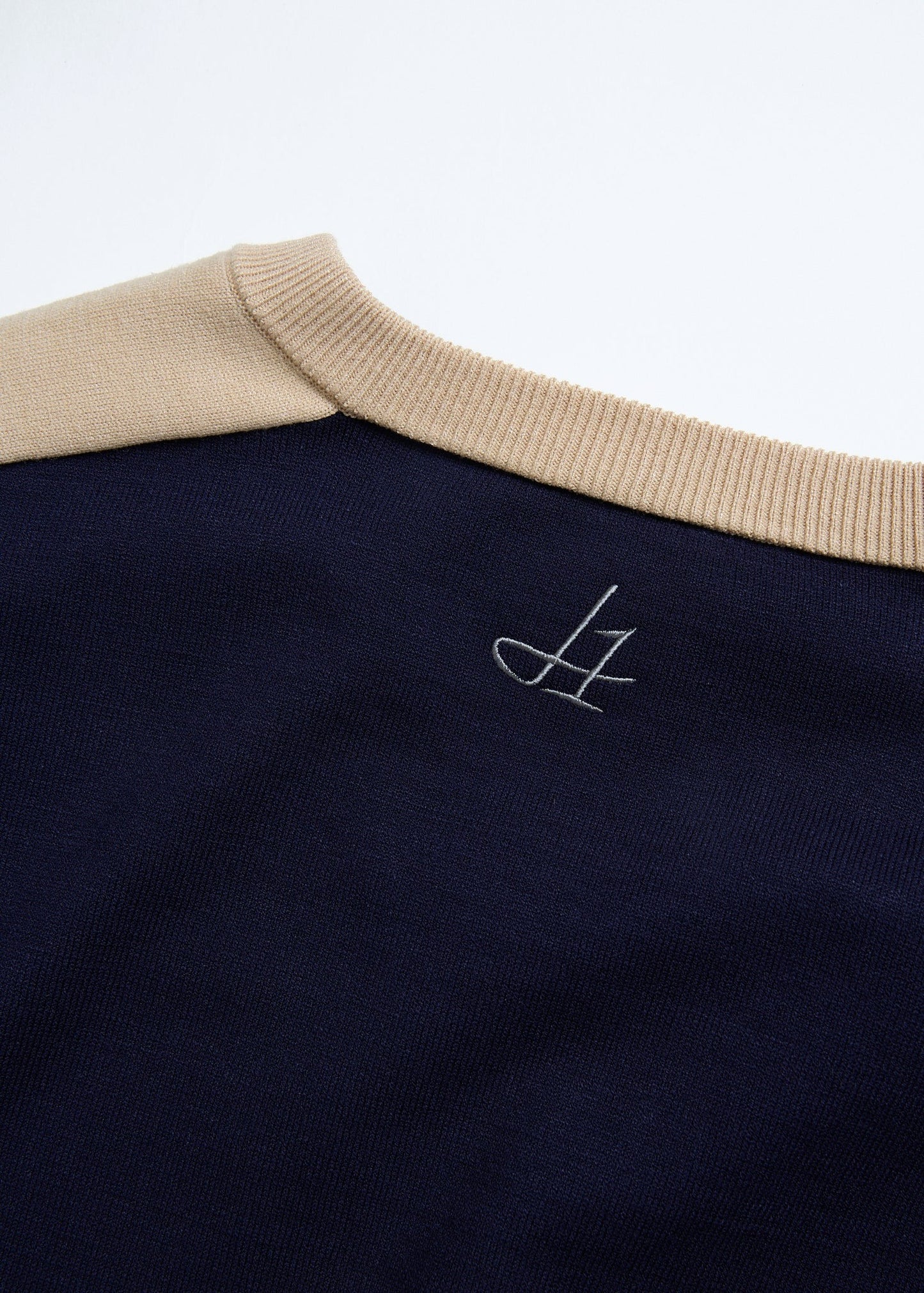 HERG1 MENS V-NECK WINDPROOF SWEATER