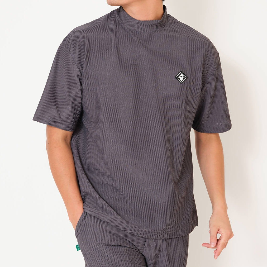 V12 MENS AIRY AWA MOCK
