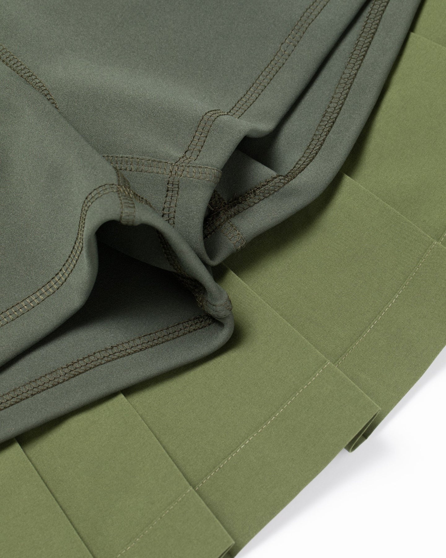 DEVEREUX GOLF WOMENS DVRX Heart Pleated SK